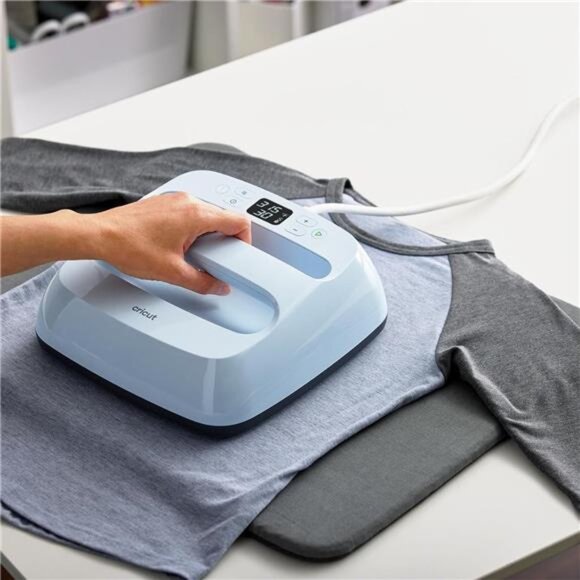 Cricut EasyPress Mat (16" x 20"), Protective Resistant Mat for Heat Press - Picture 3 of 7